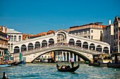 Italien, Venetien, Venedig auf der UNESCO-Liste des Weltkulturerbes, die Rialtobrücke aus dem Jahr 1172