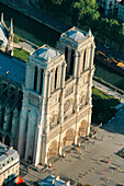France, Paris (75), area listed as World Heritage by UNESCO, Notre-Dame Cathedral on the Ile de la Cité (aerial view)