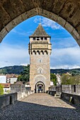 Frankreich, Lot, Quercy, Cahors, Die Valentre-Brücke über den Lot, aus dem 14. Jahrhundert, von der UNESCO zum Weltkulturerbe erklärt