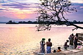 Sri Lanka, Nördliche Zentralprovinz, Polonnaruwa, Sonnenuntergang über dem Parakrama Samudra See