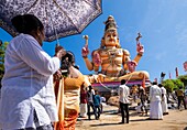 Sri Lanka, Eastern province, Trincomalee (or Trinquemalay), Koneswaram Hindu temple constructed atop Swami Rock promontory, Shiva statue