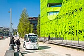 Frankreich, Rhone, Lyon, Stadtviertel La Confluence südlich der Presqu'ile, in der Nähe des Zusammenflusses von Rhone und Saone, ist das erste vom WWF zertifizierte nachhaltige Stadtviertel Frankreichs, Le Monolithe, Wohngebäude und Büros
