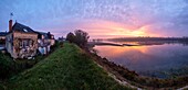 Frankreich, Indre et Loire, Loire-Tal, von der UNESCO zum Welterbe erklärt, die Ufer und der Deich der Loire