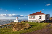 Kanada, Neuschottland, Advocate Harbour, Cape d'Or Leuchtturm an der Bay of Fundy, morgens