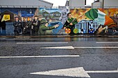 Vereinigtes Königreich, Nordirland, Belfast, Republikanisches Wandgemälde in der Falls Road in West Belfast, zum Gedenken an den Dubliner Aufstand von 1916