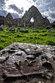 Vereinigtes Königreich, Nordirland, Ulster, county Antrim, Ballycastle, Die Ruinen des Bonamargy Friary