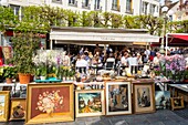 France, Seine et Marne, Fontainebleau, flea market in the city center