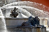 Frankreich, Bouches du Rhone, Aix en Provence, der Rotonda-Platz und Brunnen, La Rotonde-Brunnen