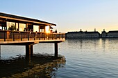 Frankreich, Gironde, Bordeaux, von der UNESCO zum Weltkulturerbe erklärtes Gebiet, Ufer der Garonne, Quai des Queyries, Restaurant L'Estacade