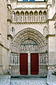 Frankreich, Gironde, Bordeaux, von der UNESCO zum Weltkulturerbe erklärtes Gebiet, Rathausviertel, Platz Pey Berland, Kathedrale Saint-André, das königliche Portal