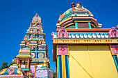 Blick auf den Sri Draubadi Ammen Hindu-Tempel an einem sonnigen Tag, Mauritius, Indischer Ozean, Afrika