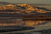 Blick über die Duddon-Mündung auf die Coniston-Bergkette und den Lake District National Park, Halbinsel Furness, Cumbria, England, Vereinigtes Königreich, Europa