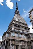 Blick auf die Mole Antonelliana, ein wichtiges Wahrzeichen, benannt nach ihrem Architekten Alessandro Antonelli, Turin, Piemont, Italien, Europa