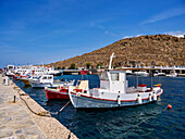 Fischerboote im Neuen Hafen von Mykonos, Insel Mykonos, Kykladen, Griechische Inseln, Griechenland, Europa