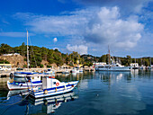Hafen in Lakki Stadt, Insel Leros, Dodekanes, Griechische Inseln, Griechenland, Europa
