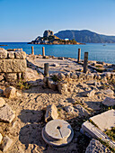 Ruinen der Basilika von St. Stefanos und die Insel Kastri, Strand von Agios Stefanos, Insel Kos, Dodekanes, Griechische Inseln, Griechenland, Europa