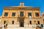 Municipal Palace, Piazza Europa, Favignana, Aegadian Islands, province of Trapani, Sicily, Italy, Mediterranean, Europe