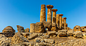 Temple of Heracles, Valle dei Templi (Valley of Temples), UNESCO World Heritage Site, Hellenic architecture, Agrigento, Sicily, Italy, Mediterranean, Europe
