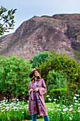 Frau im heiligen Tal, Peru, Südamerika
