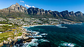 Luftaufnahme von den Zwölf Aposteln und Camps Bay, Kapstadt, Südafrika, Afrika