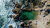 Luftaufnahme eines Felsenpools, Camps Bay, Kapstadt, Südafrika, Afrika