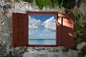 Blick aus dem Fenster auf die Cinnamon Bay, St. John, US Virgin Islands, USA