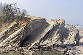 USA, Oregon, Coos Bay, Landschaft mit Felsformationen entlang der Küste