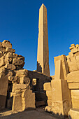 Karnak, Luxor, Ägypten. Obelisk der Königin Hatschepsut im Karnak-Tempelkomplex.