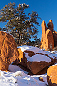 Vereinigte Staaten von Amerika, Utah. Winterlicher Schneefall im Arches National Park.