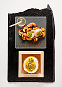 Sake-Passionsfrucht-Parfait mit Litchi und Zitronengras-Lolli