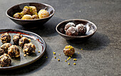 Energy balls with nuts and coconut