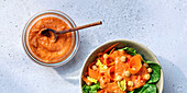 Salad with chickpeas and chilli sauce