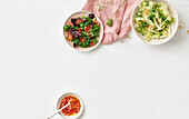 Blattsalat mit Tomatendressing und Fenchelsalat