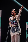Valeria Castro, Gewinnerin der Preise für den besten Nachwuchskünstler und das beste Roots-Musik-Album bei den MIN Independent Music Awards 2024, Saragossa, Spanien