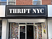 Thrift Secondhand-Laden, Außenansicht, New York City, New York, USA 