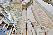 Frankreich. Paris. 5. Bezirk. Das Pantheon. Skulptur An Diderot und die Enzyklopädisten, von Alphonse Camille Terroir.