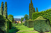 France,Perigord Noir,Dordogne,Jardins du Manoir d'Eyrignac (Historical Monument),vegetal sculptures and Artaban manor