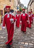 Frankreich,Gironde,Saint Emilion,Feierlichkeiten zum 20. Jahrestag der Aufnahme in die Liste des Weltkulturerbes der UNESCO,Umzug der Compagnie des Jurats (Bruderschaft der Weine von Saint Emilion)