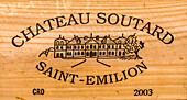 Frankreich,Gironde,Saint Emilion (UNESCO-Welterbe), Druck einer Kiste Wein von "Château Soutard" (Grand Cru Classe des St Emilion AOC)