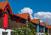 Frankreich,Arcachon-Bucht (Bassi d'Arcachon),Wohnhäuser mit Holzverkleidung in La Teste de Buch,Hafenviertel