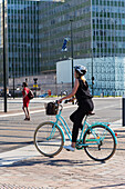 France,Nantes,44,boulevard Jean Philippot,woman cyclist,June 2021.
