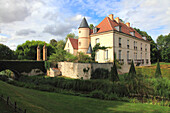 Frankreich,Centre Val de Loire,Cher department,Jalognes,Pesselieres garden and castle