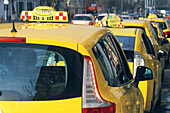 Europe,Hungary,Budapest,taxis