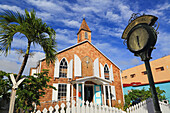 Karibik,Sint Maarten,Blick auf die Methodistenkirche in der Front Street, Philipsburg. Philipsburg