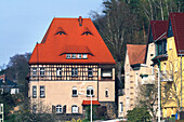 Europe,Germany,house shaped face