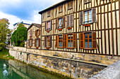Frankreich,Grand Est,Marne,Châlons-en-Champagne. Fassade eines Fachwerkhauses im Stadtzentrum