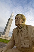 Frankreich, Normandie, Arromanches-les-Bains, Basse-Normandie, Calvados. D-Day 75 Garten. Bill Pendell Statue. Veteran