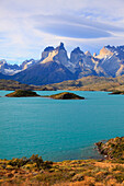 Chile,Magallanes,Torres del Paine,national park,Cuernos del Paine,Lago Pehoe,