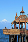 Chile,Seenplatte,Frutillar,Steg,Menschen,Llanquihue-See,Vulkan Osorno,