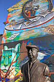 Chile,Santiago,Barrio Matucana,Pablo Neruda statue,mural,